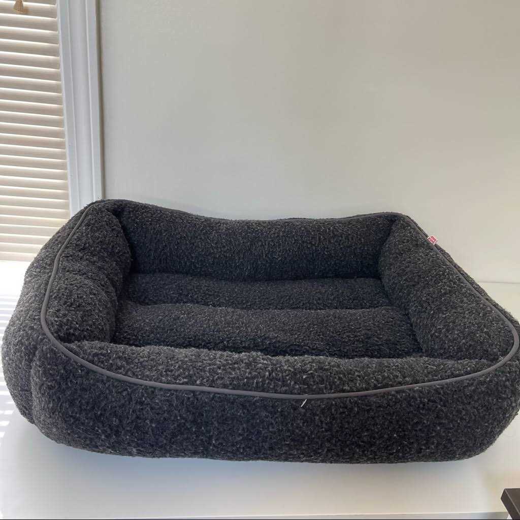 Modern Cuddler Dog Bed T423790
